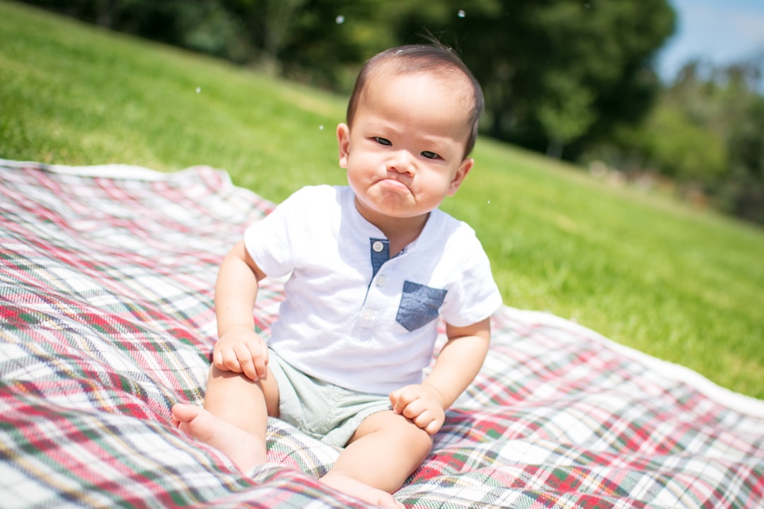 Baby bei der U-Untersuchung beim Kinderarzt